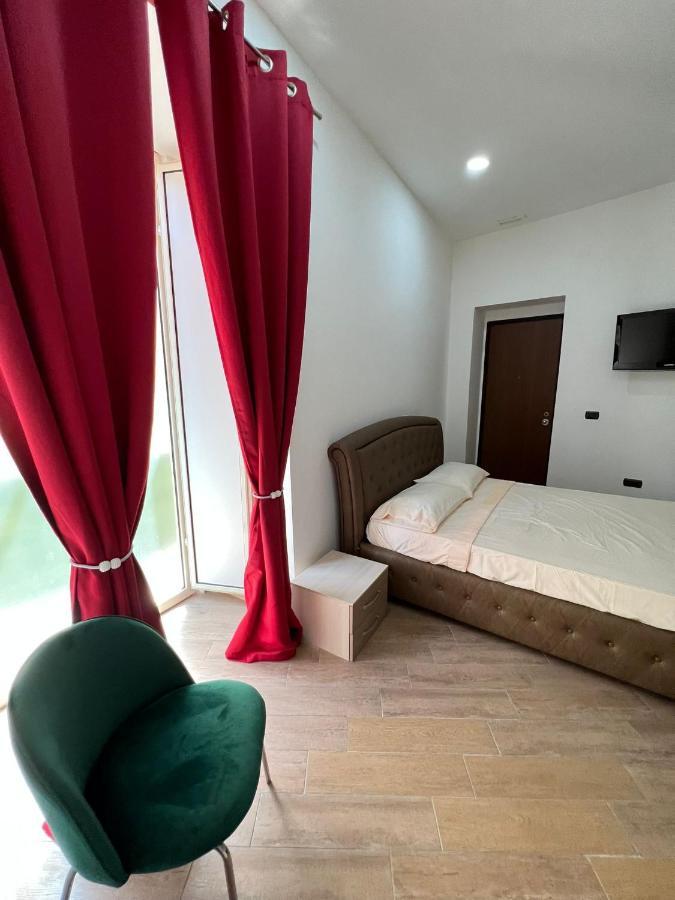 ナポリ In Piazzetta Bed & Breakfast エクステリア 写真