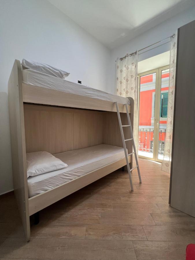 ナポリ In Piazzetta Bed & Breakfast エクステリア 写真