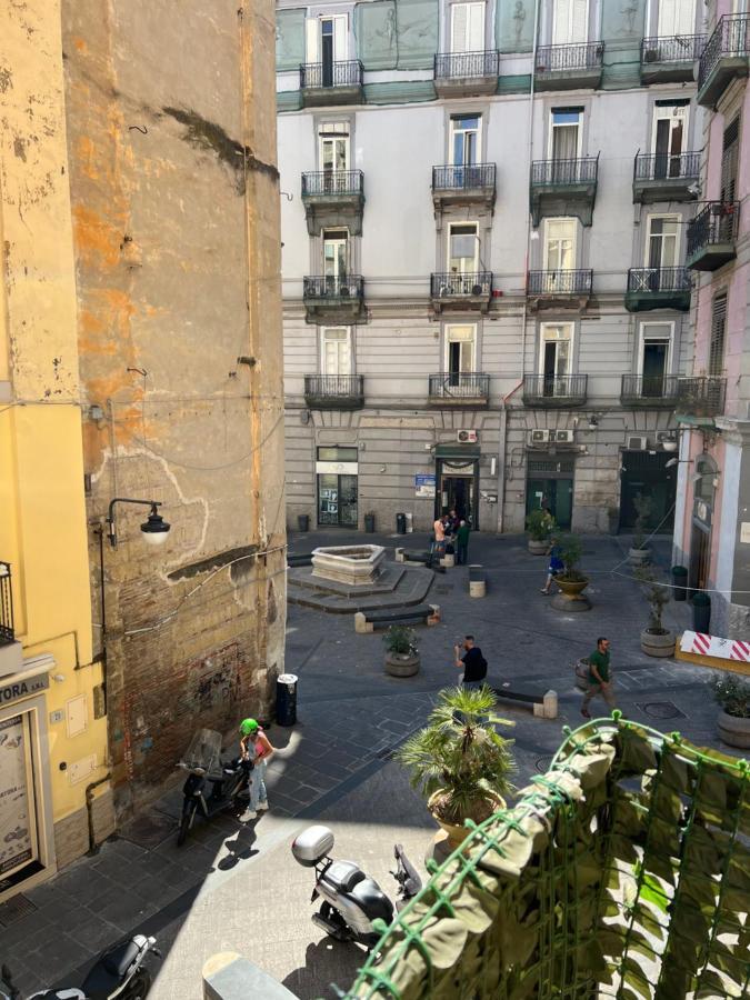 ナポリ In Piazzetta Bed & Breakfast エクステリア 写真
